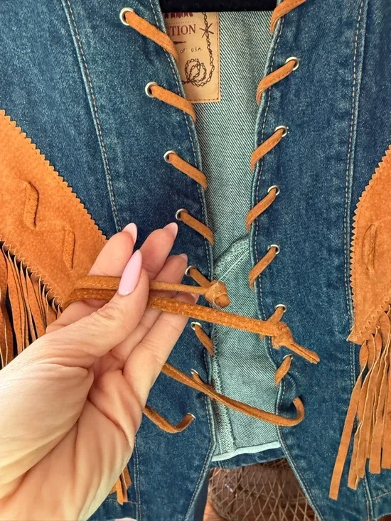 Vintage Frontier Denim Fringe Jacket in Brown Accent - Picture 4 of 5